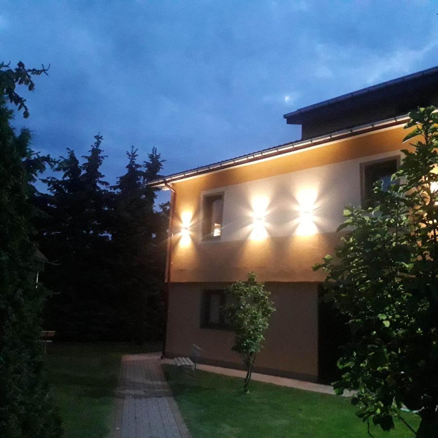 Noclegi I Restauracja Gracja Bełchatów Exteriör bild