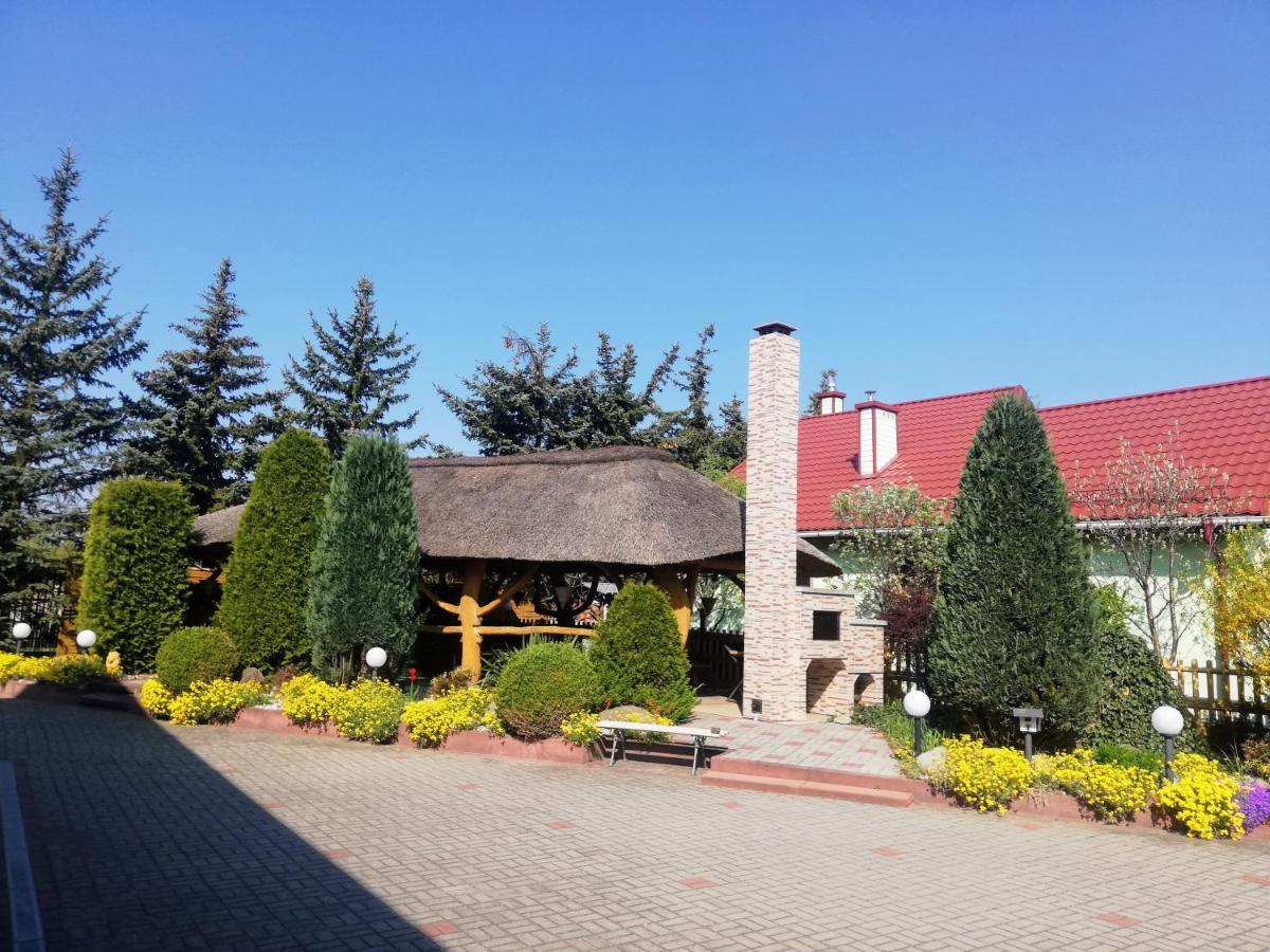 Noclegi I Restauracja Gracja Bełchatów Exteriör bild