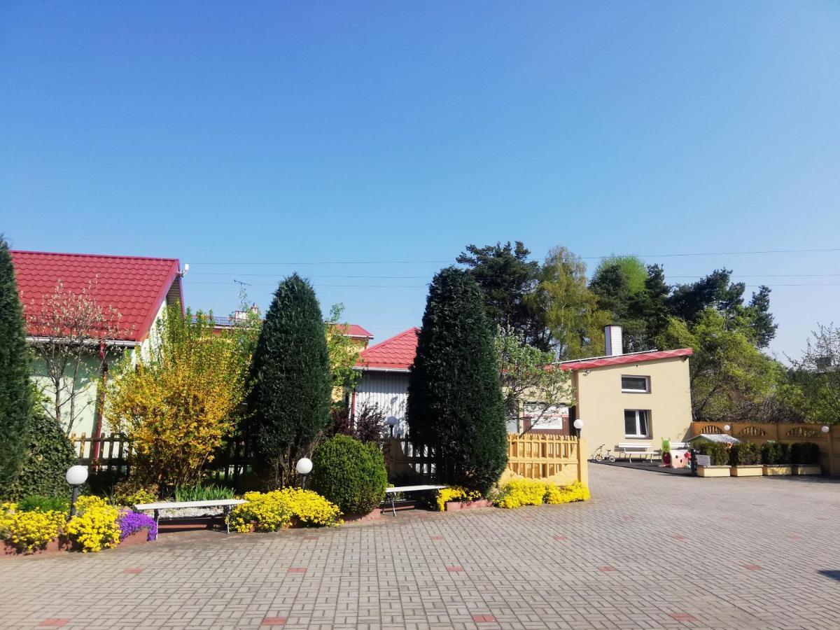 Noclegi I Restauracja Gracja Bełchatów Exteriör bild