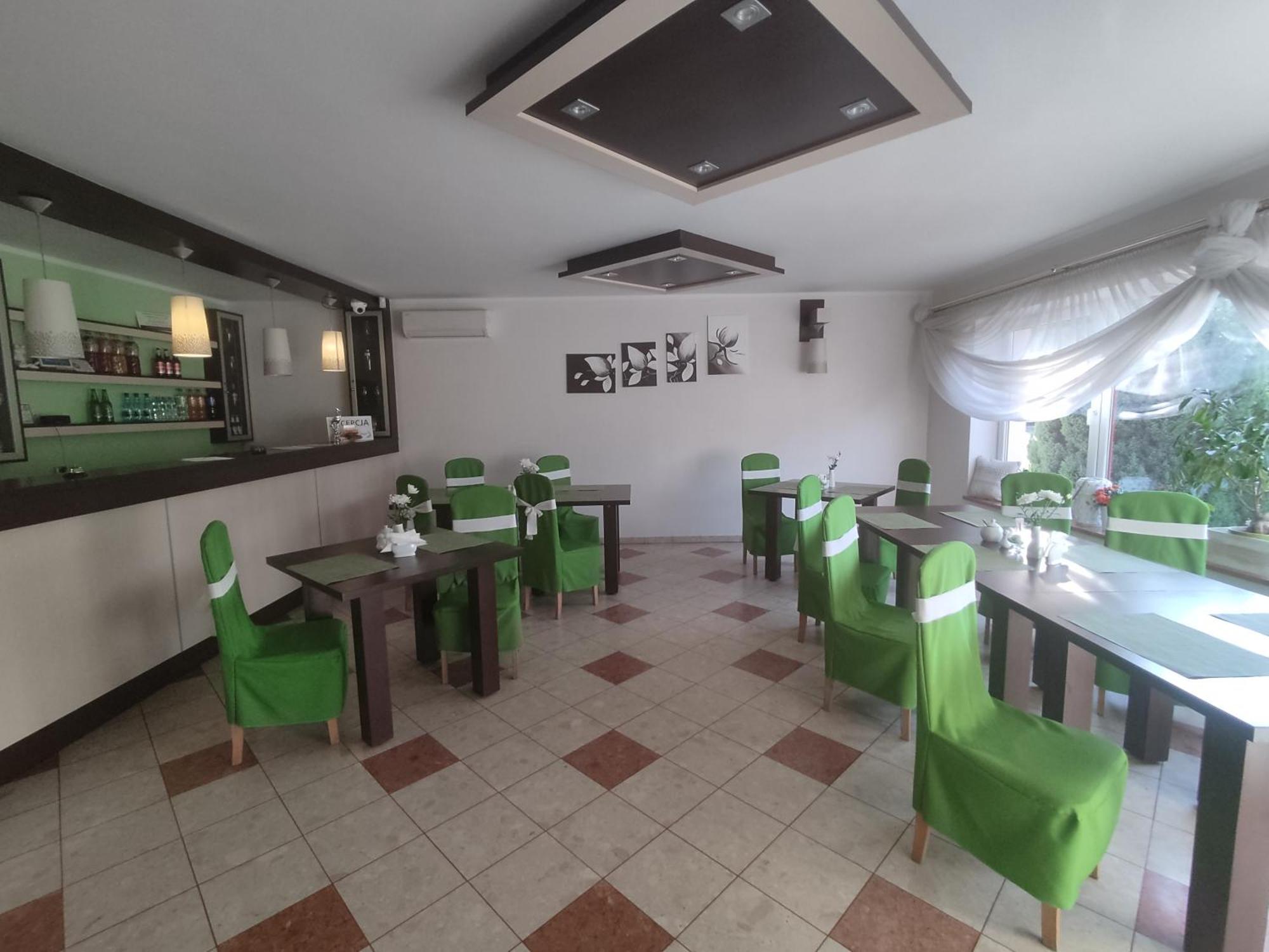 Noclegi I Restauracja Gracja Bełchatów Exteriör bild