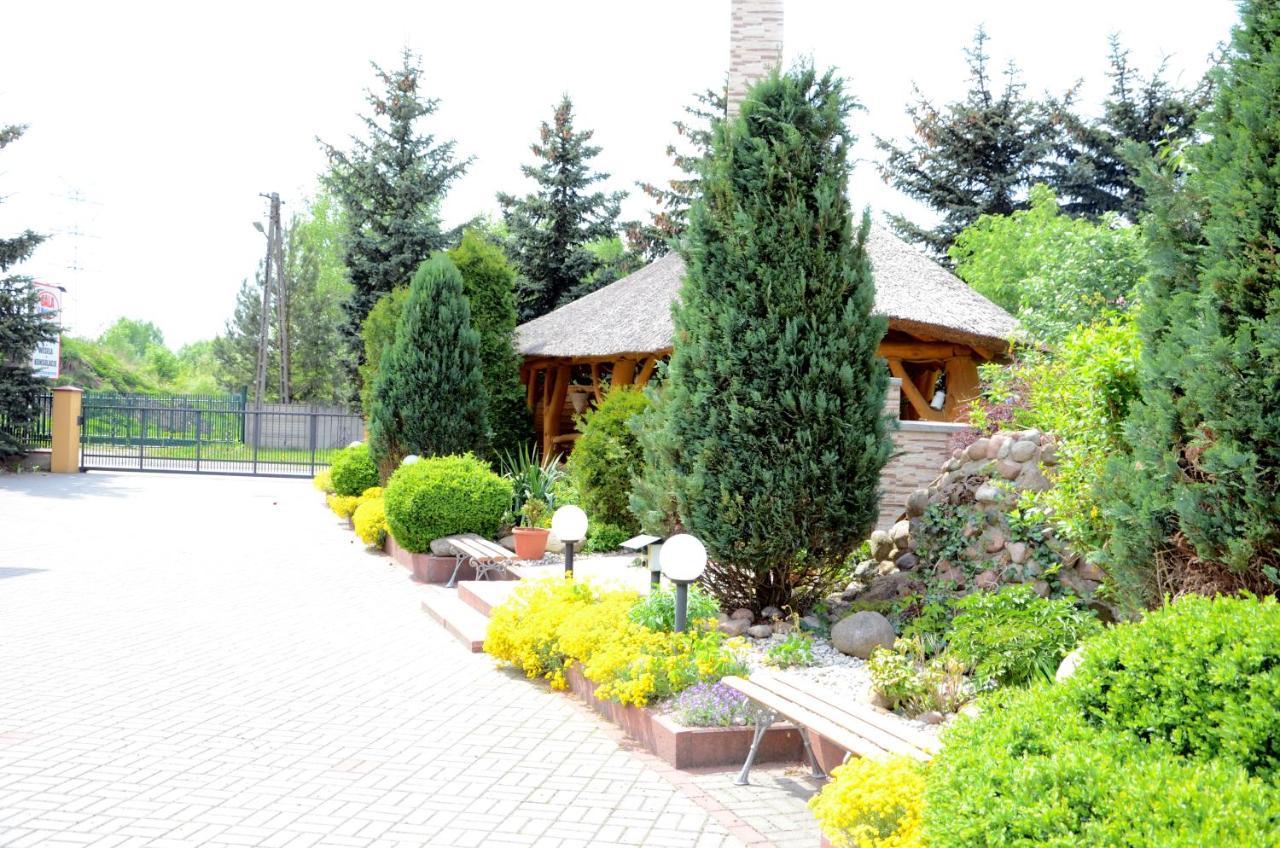 Noclegi I Restauracja Gracja Bełchatów Exteriör bild